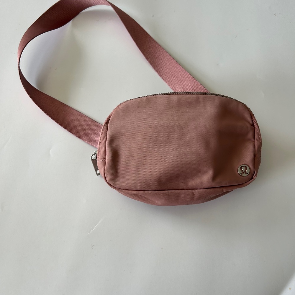 lululemon Pink Everywhere Belt Bag 1L EUC
